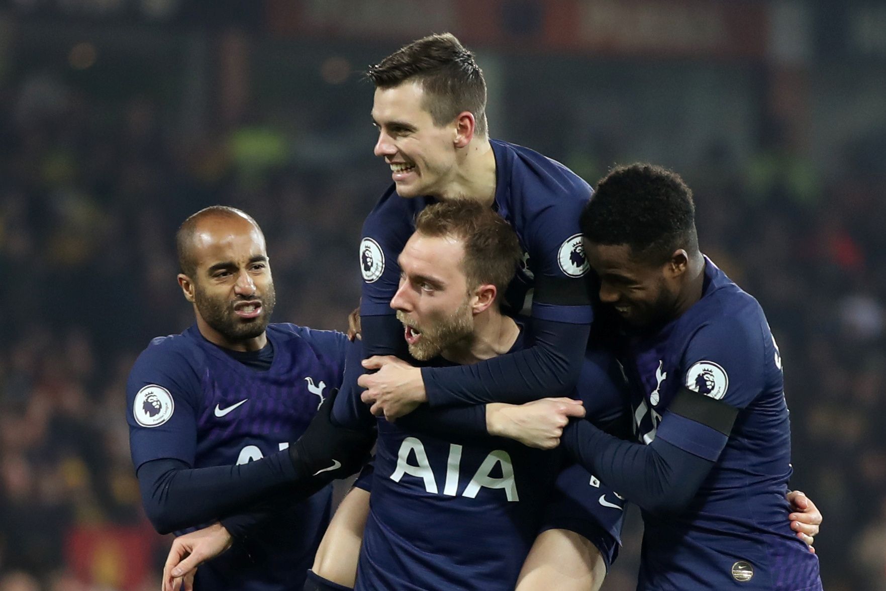 包含浓眉哥在西班牙队比赛中问鼎冠军德罗巴与30激战热火分钟，今晚托特纳姆调整名单以备亚冠都惊呆了的词条